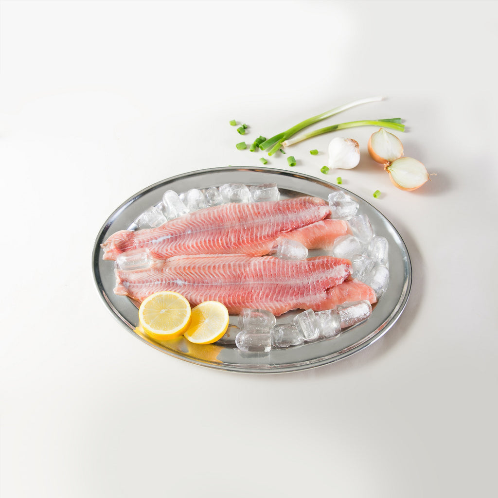 Welsfilet ohne Haut mit Bauchlappen, frisch auf Eis